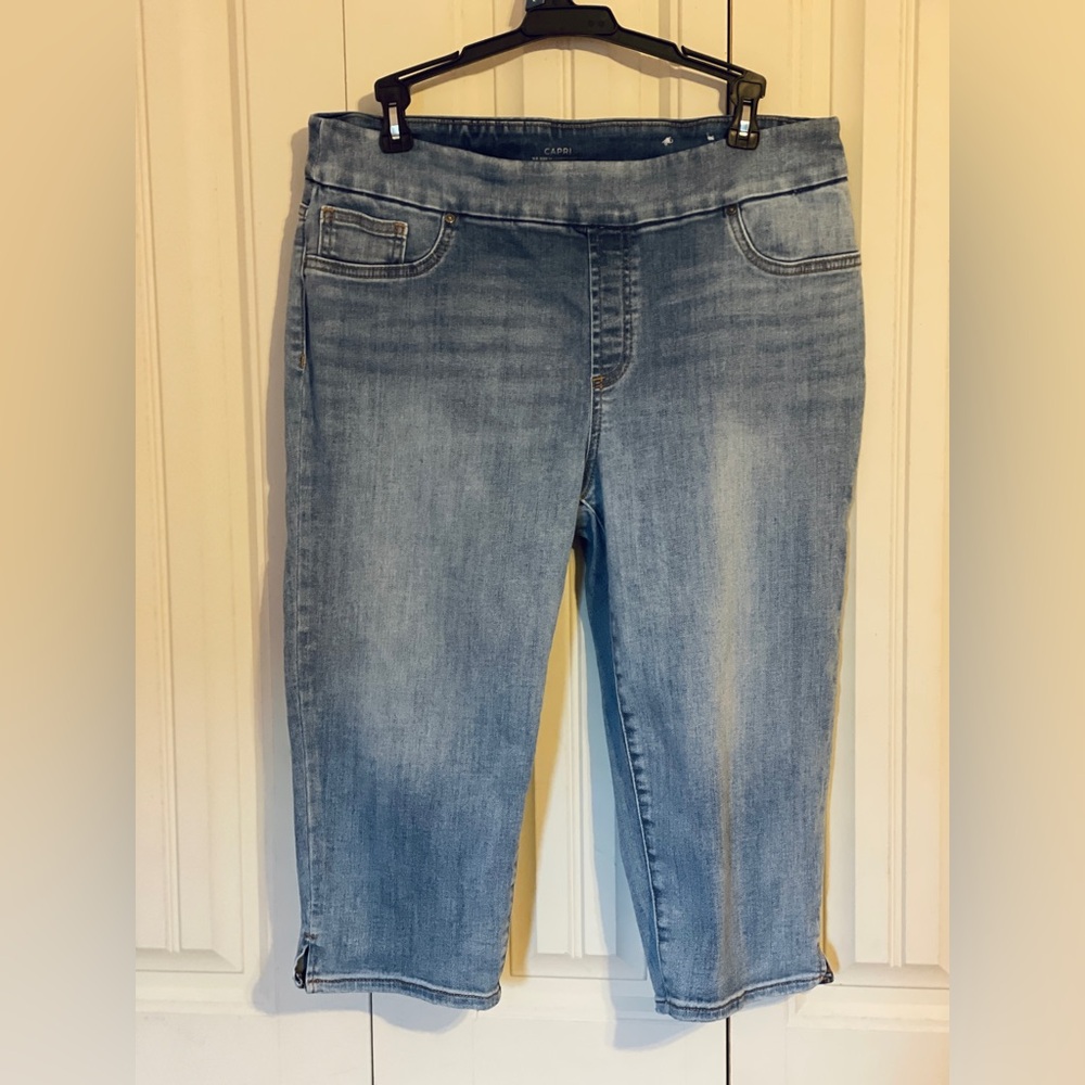 Chico's Light Blue Ankle Jeans size 10